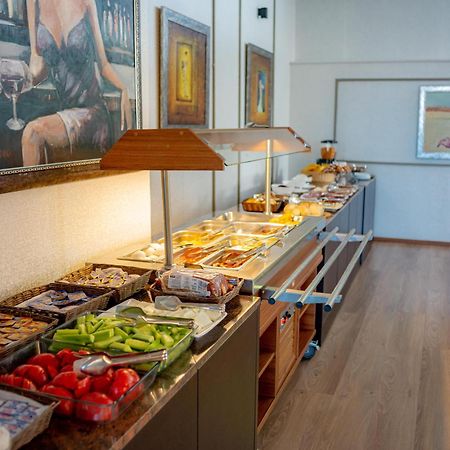 Hotel Montana Palace Krusevo Bagian luar foto