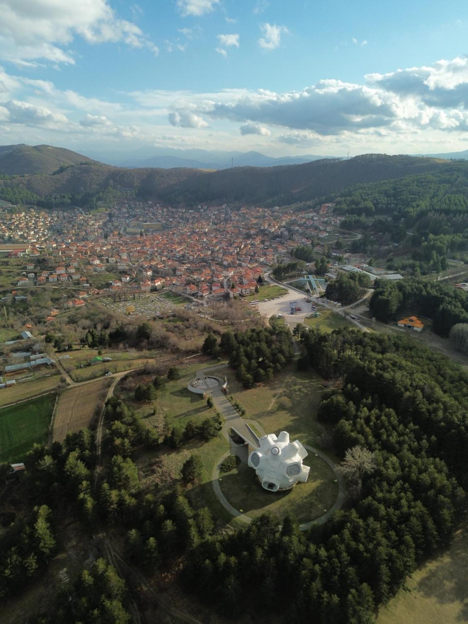 Hotel Montana Palace Krusevo Bagian luar foto