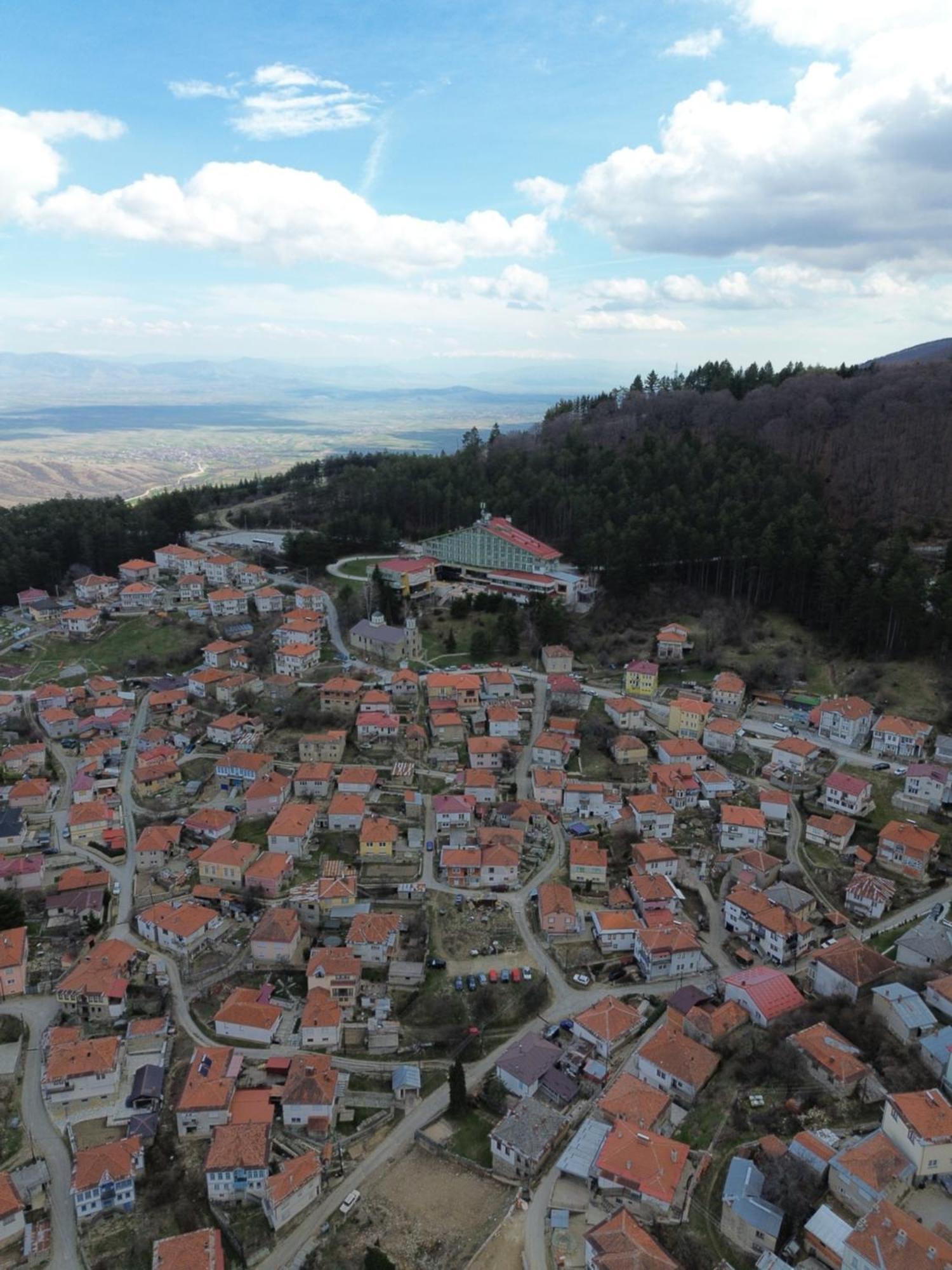 Hotel Montana Palace Krusevo Bagian luar foto