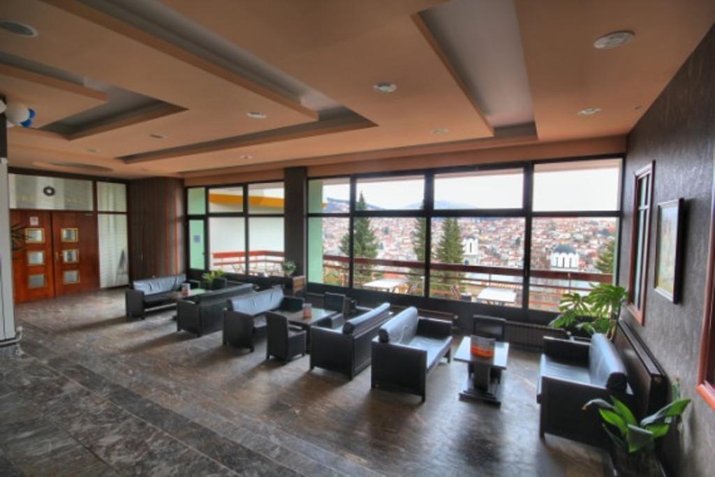 Hotel Montana Palace Krusevo Bagian luar foto